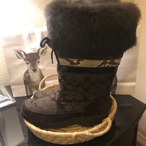 Coach Snow boots with fur size 6